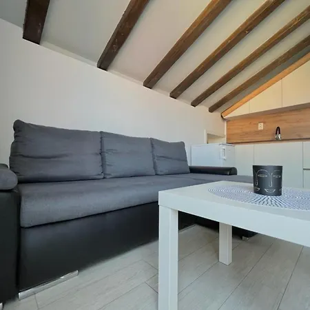Ellena Casa de hóspedes 3*