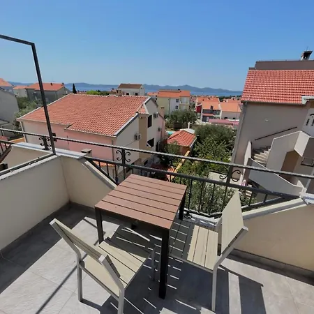 Ellena Casa de hóspedes Zadar