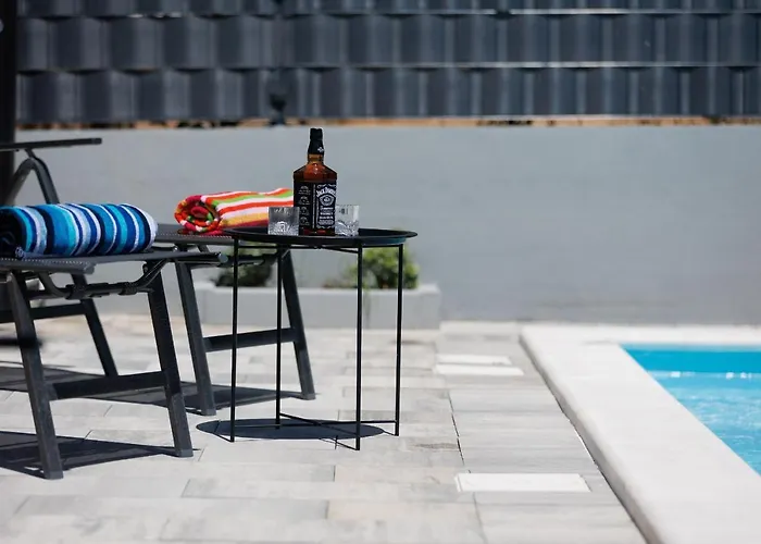 בית הארחה Ellena 3*