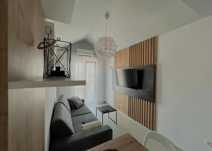 Ellena בית הארחה זאדאר