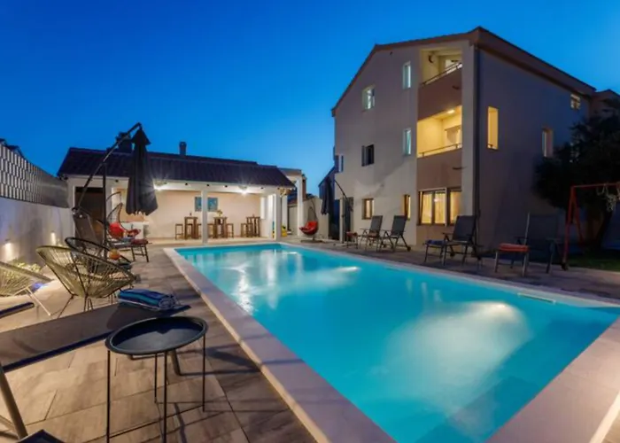 בית הארחה Ellena זאדאר