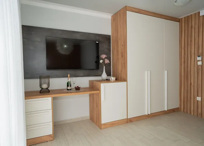 בית הארחה Ellena זאדאר