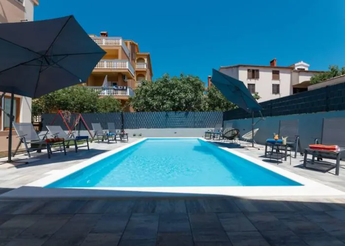 Ellena 3* זאדאר