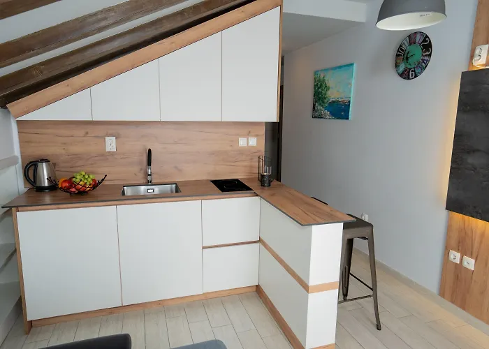 Ellena בית הארחה זאדאר