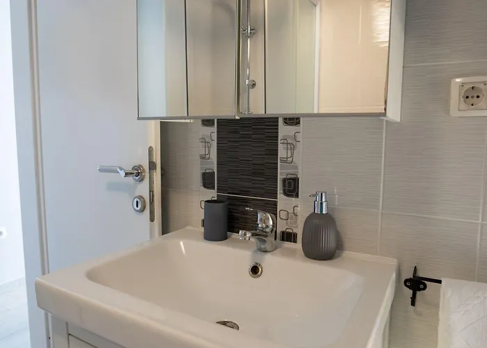 בית הארחה Ellena זאדאר