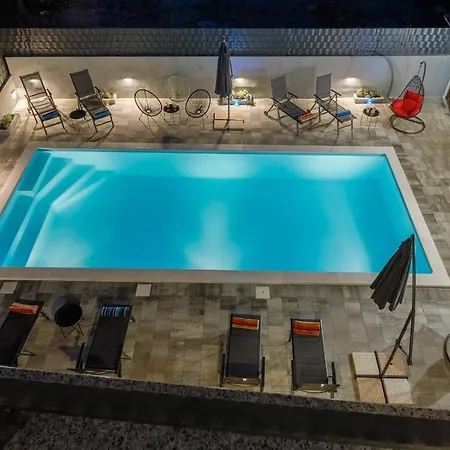 Ellena Guest house *