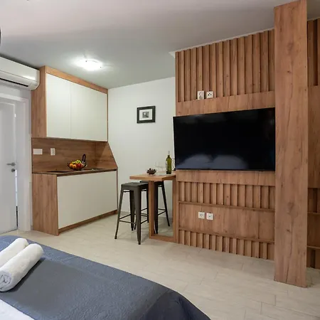 Ellena Guest house